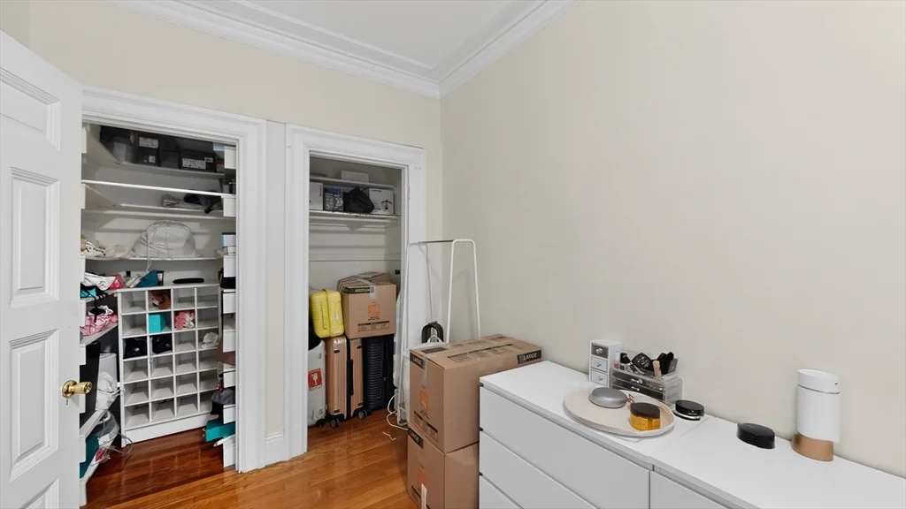 1071 Beacon St, Coolidge Corner