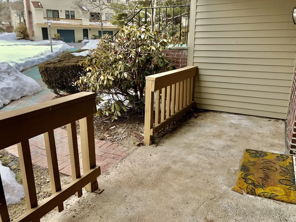 98 Apache Way, Tewksbury