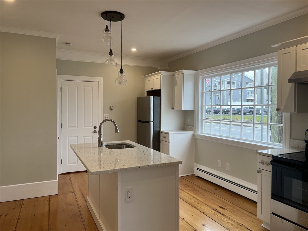 6 Samoset St, Downtown