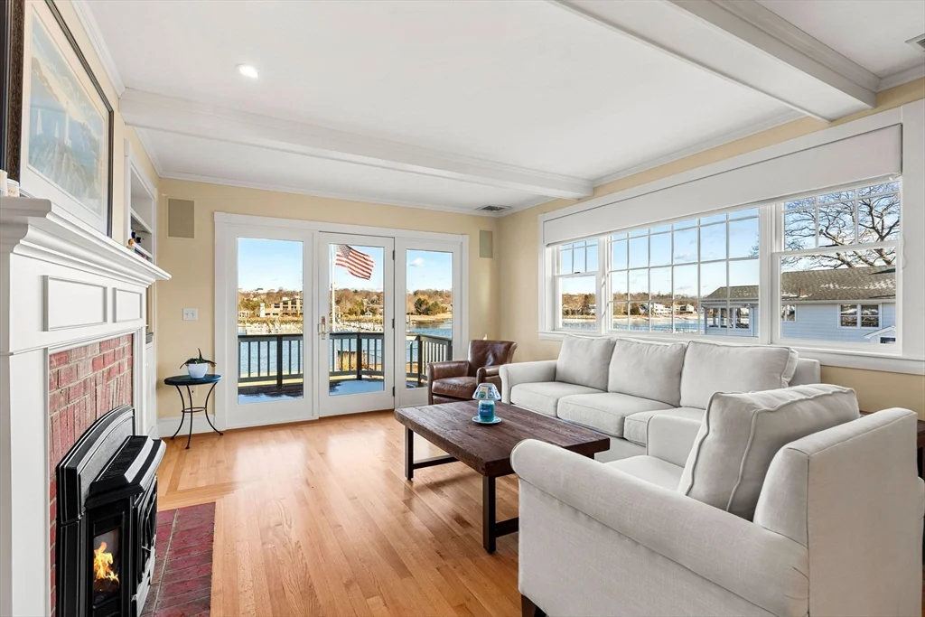 30R Harbor St, Danversport