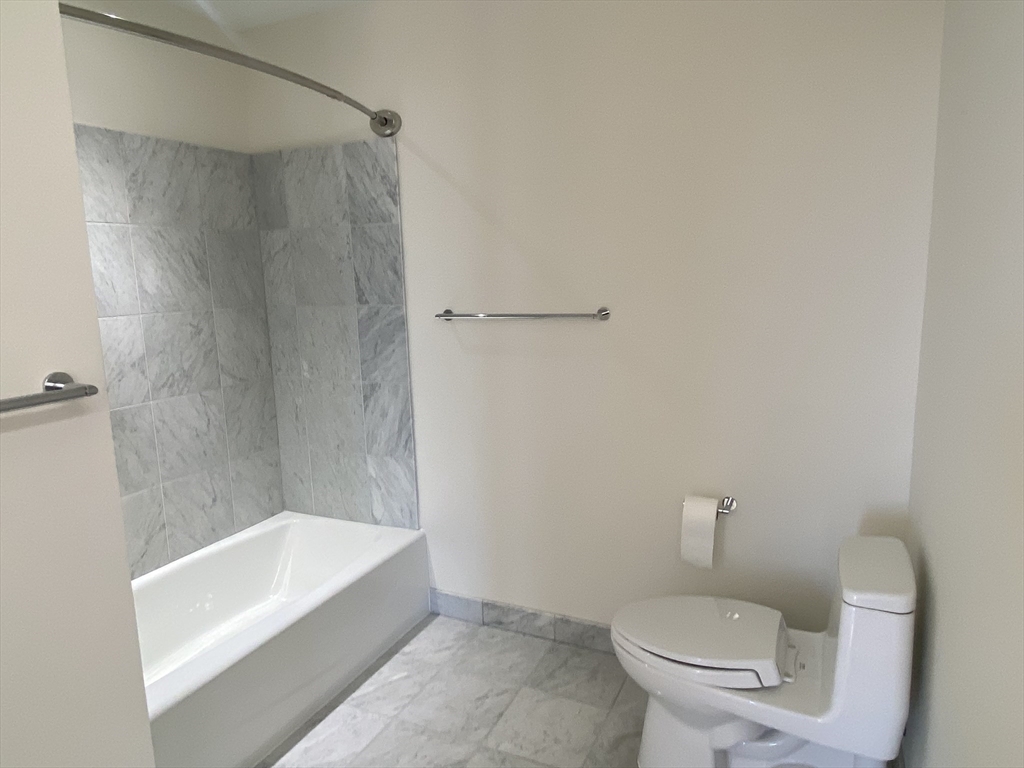 100 Station Landing, Medford