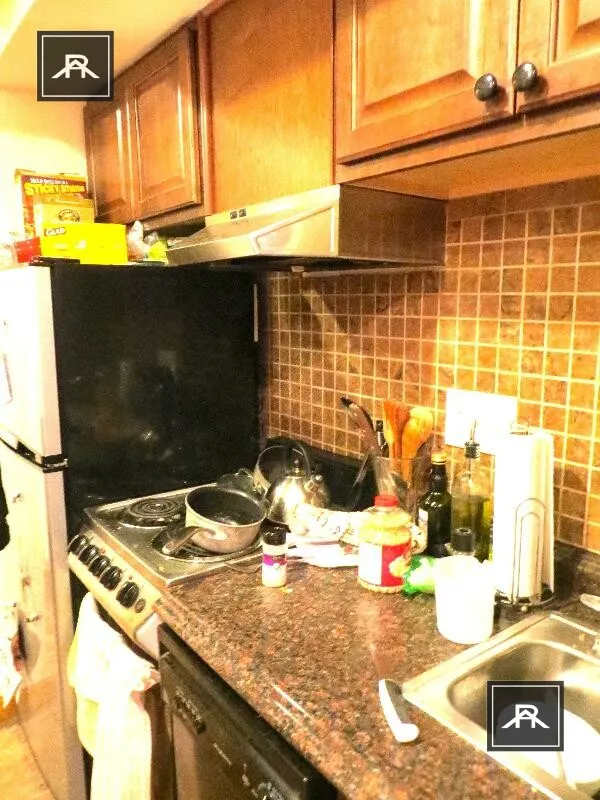 1689 Beacon St, Aspinwall Hill