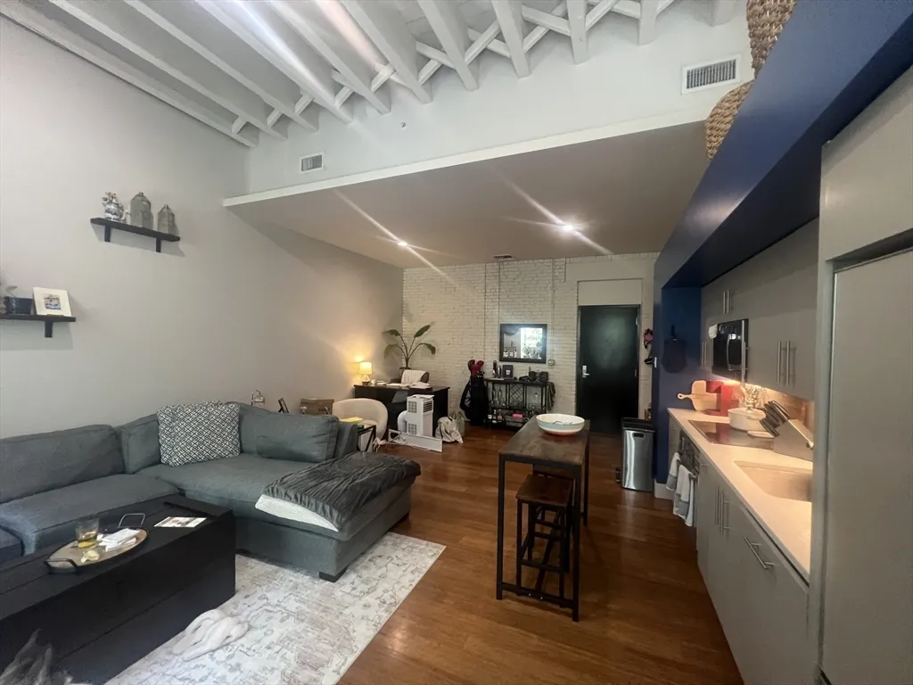 33 3rd Ave, Charlestown