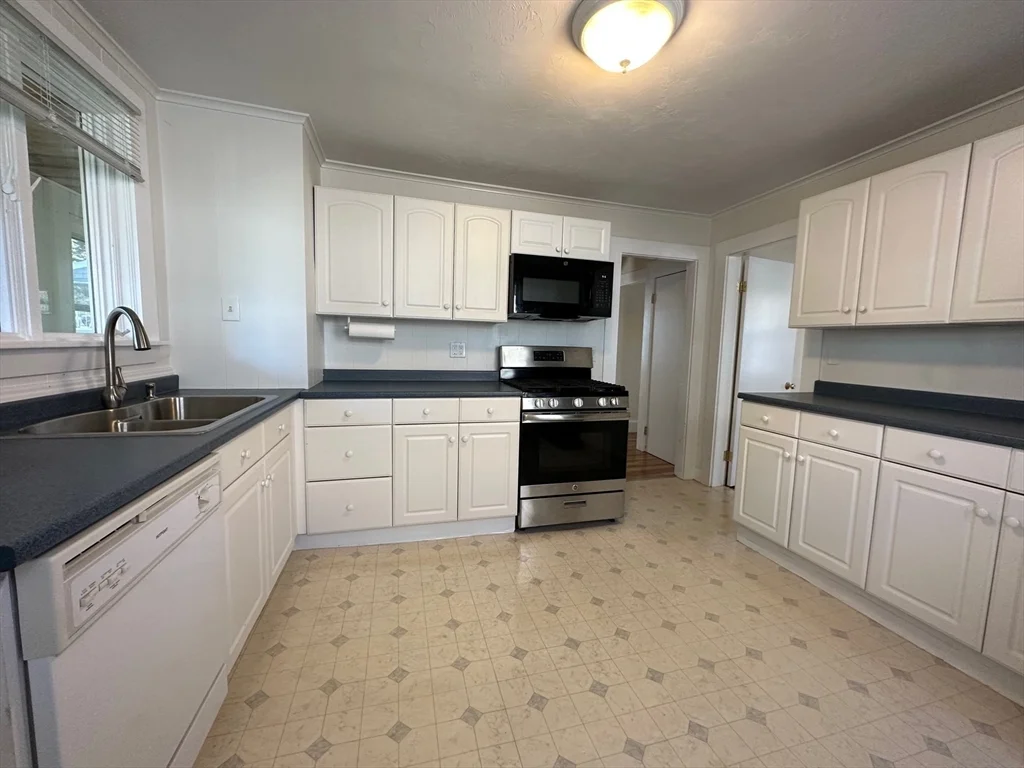 65 Walnut St, Belmont