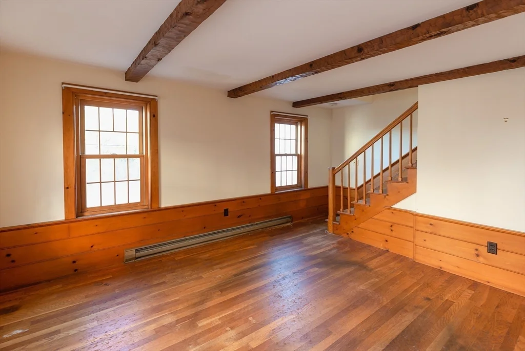 129-1/2 Summer St, Downtown