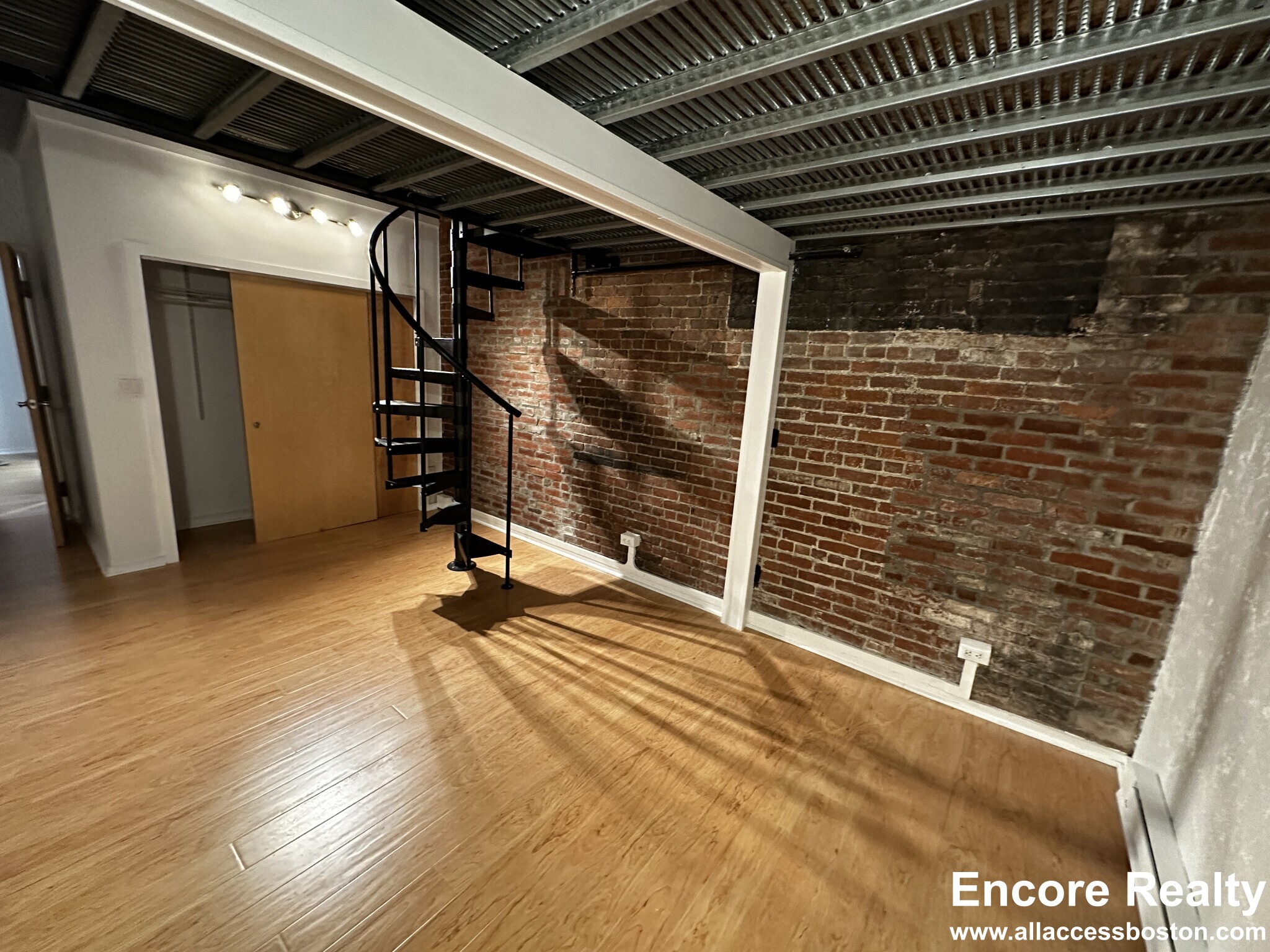 254 Friend St, West End