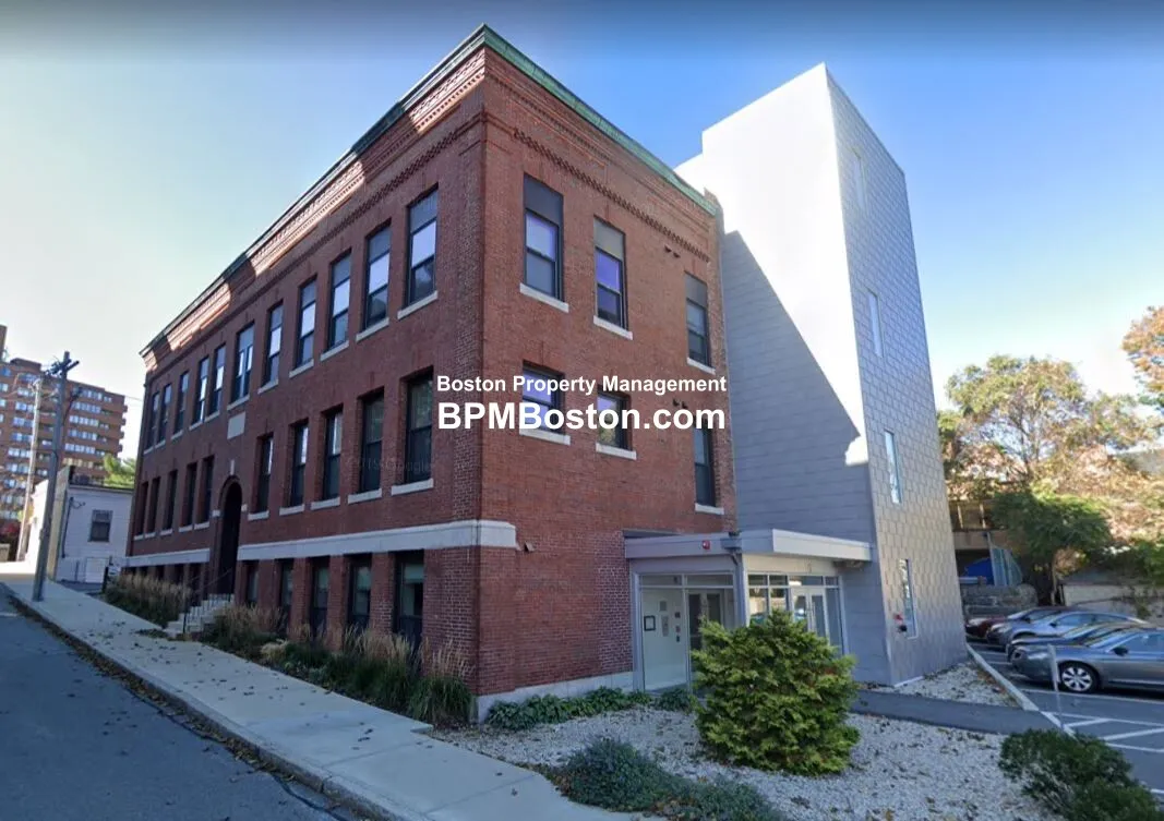 10 Merrymount Ave, Wollaston