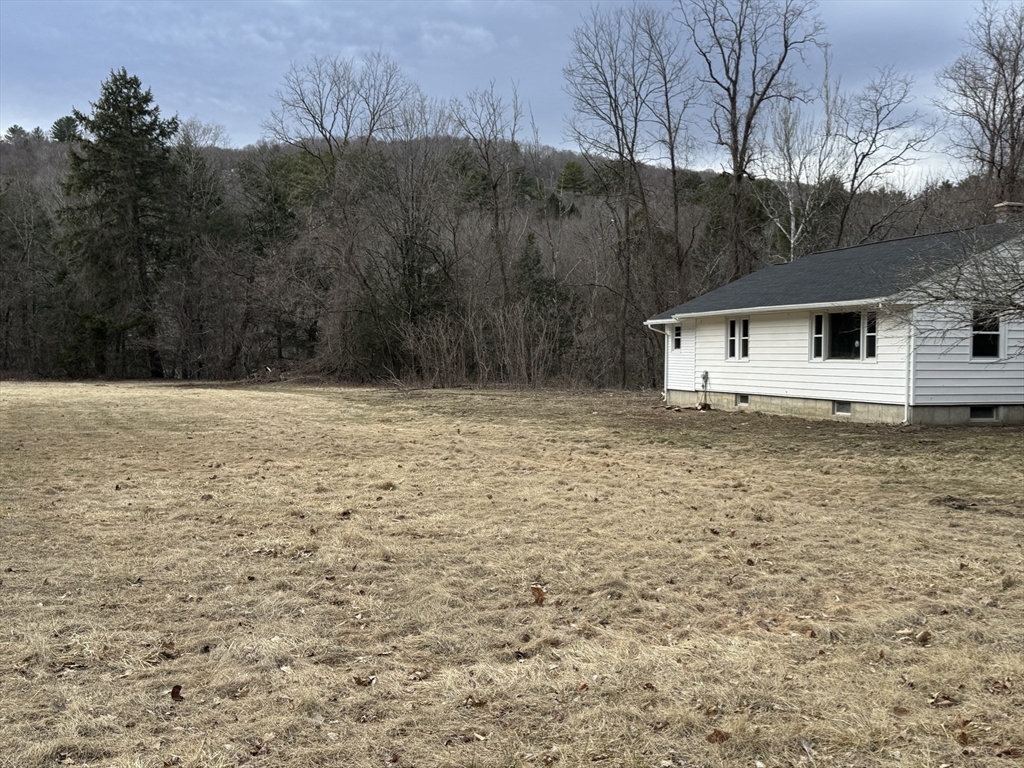 16 Knightville Dam Rd, Huntington