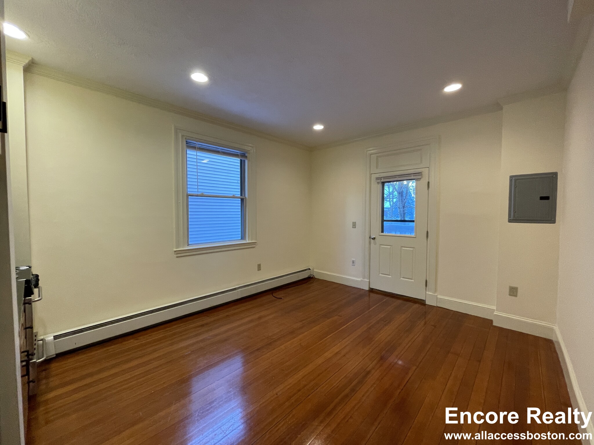 457 Centre St, Newton Corner