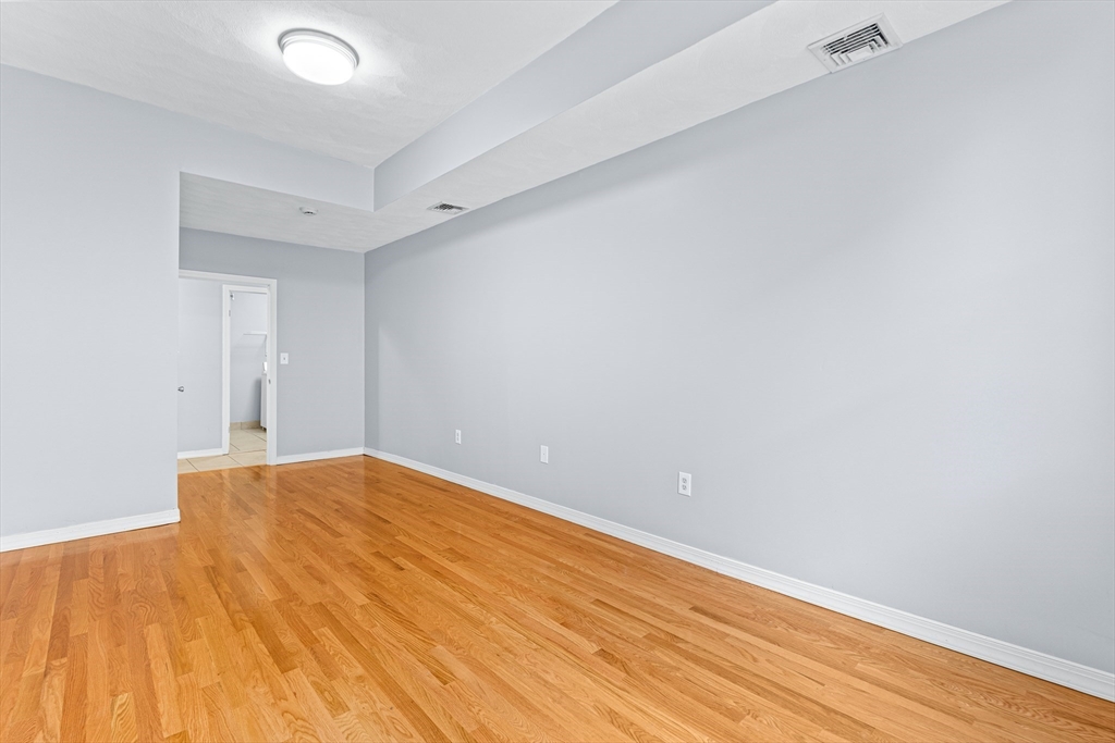 37 Munroe St, Somerville