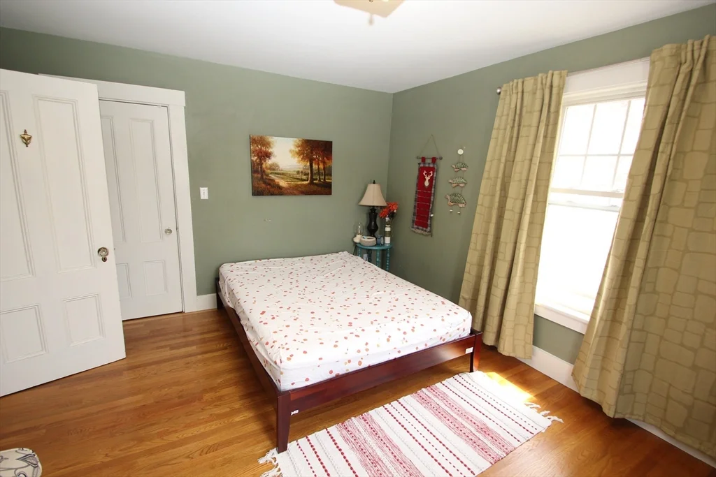 24 Arlington Rd, Woburn