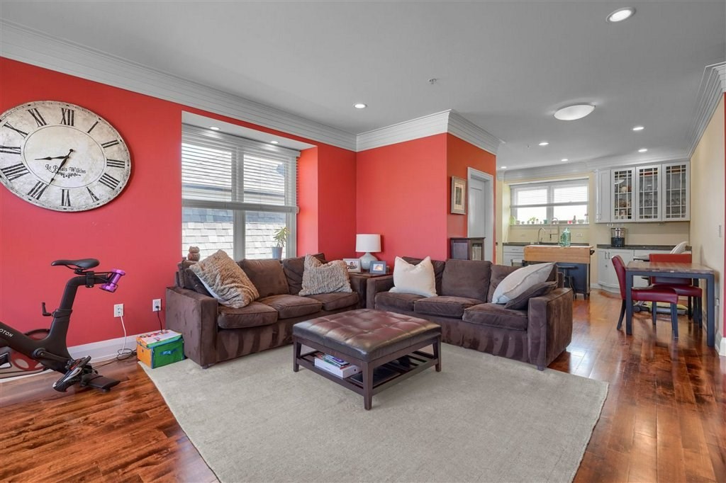 360-362 Dorchester St, South Boston