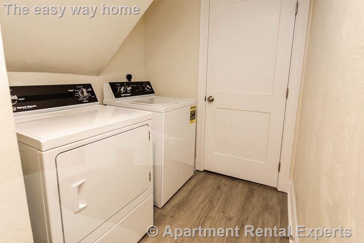 476 Fulton St, Medford Square