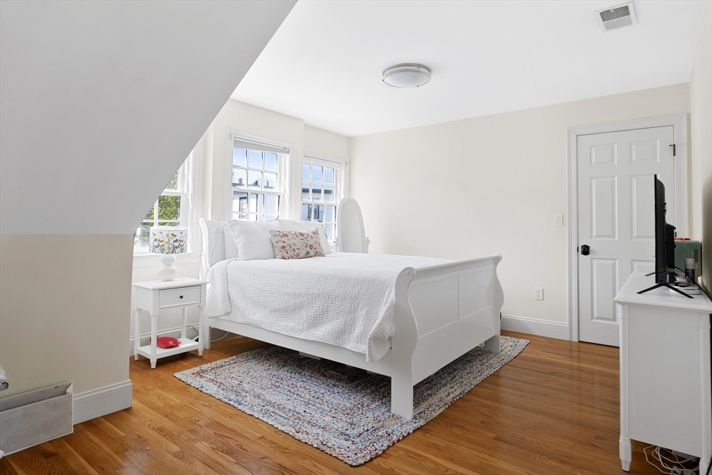 402 E 3rd St, South Boston