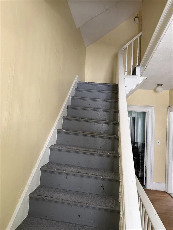 111 Bay, Springfield