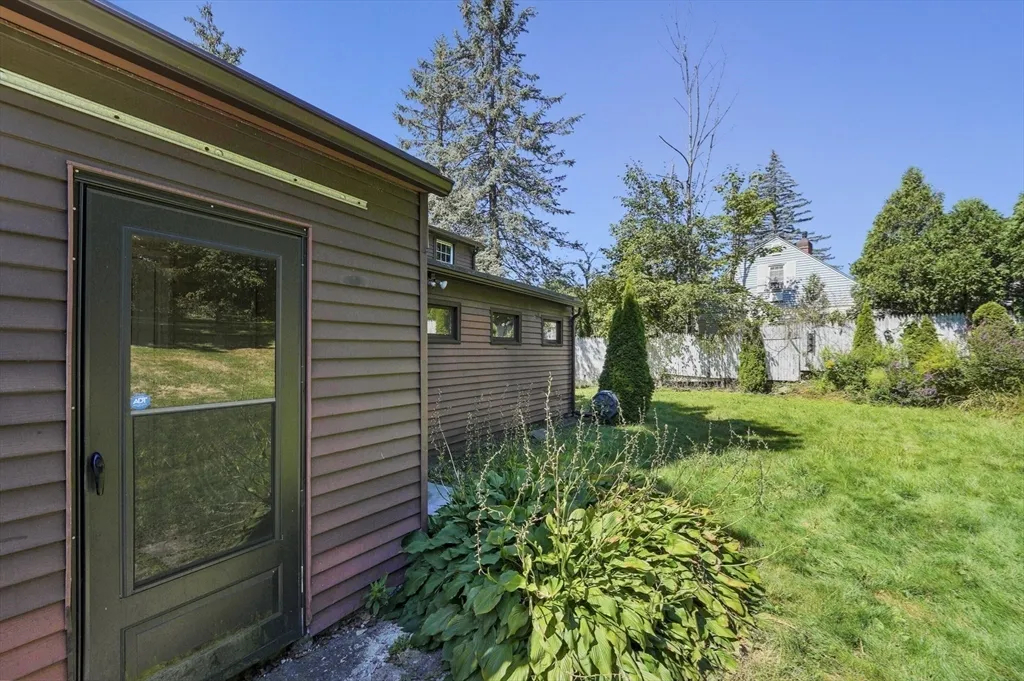 1337 Pleasant St, Worcester