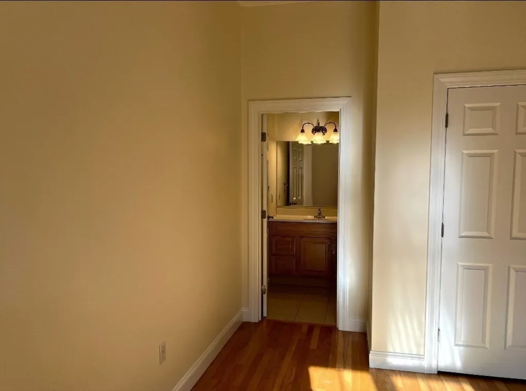 207 John Scott Blvd, Norton