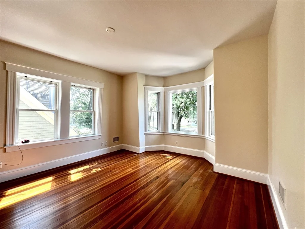 1 Fort Avenue Ter, Roxbury