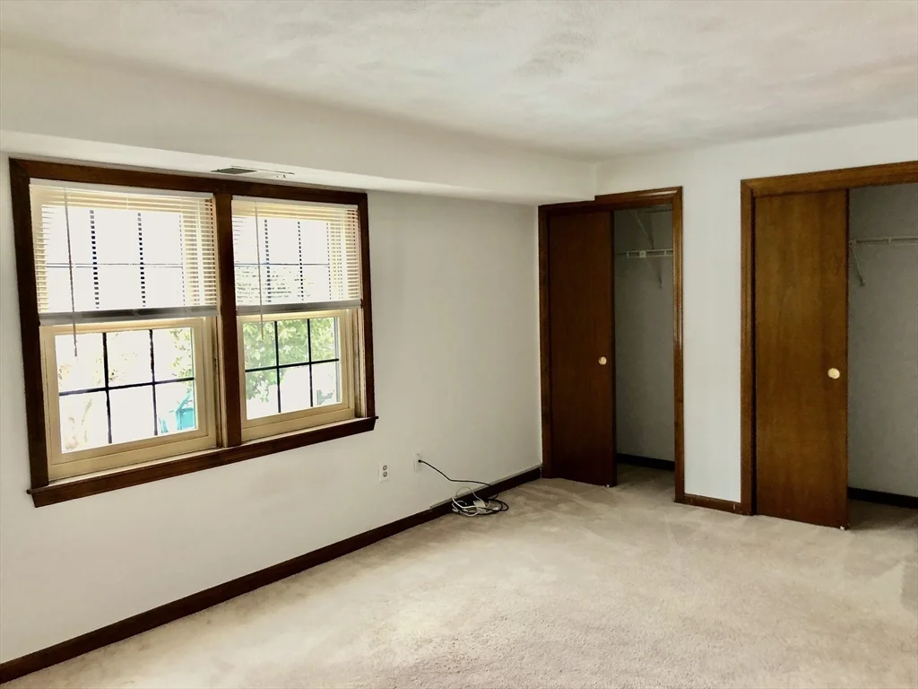 98 Apache Way, Tewksbury