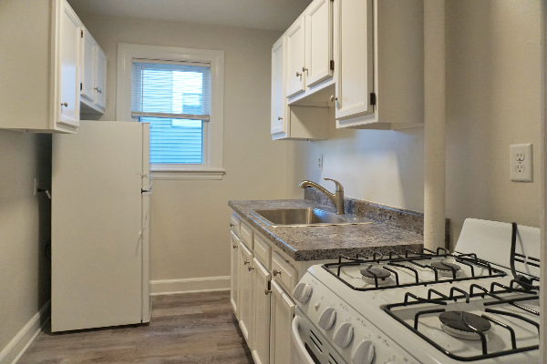 95 Adams St, South Side