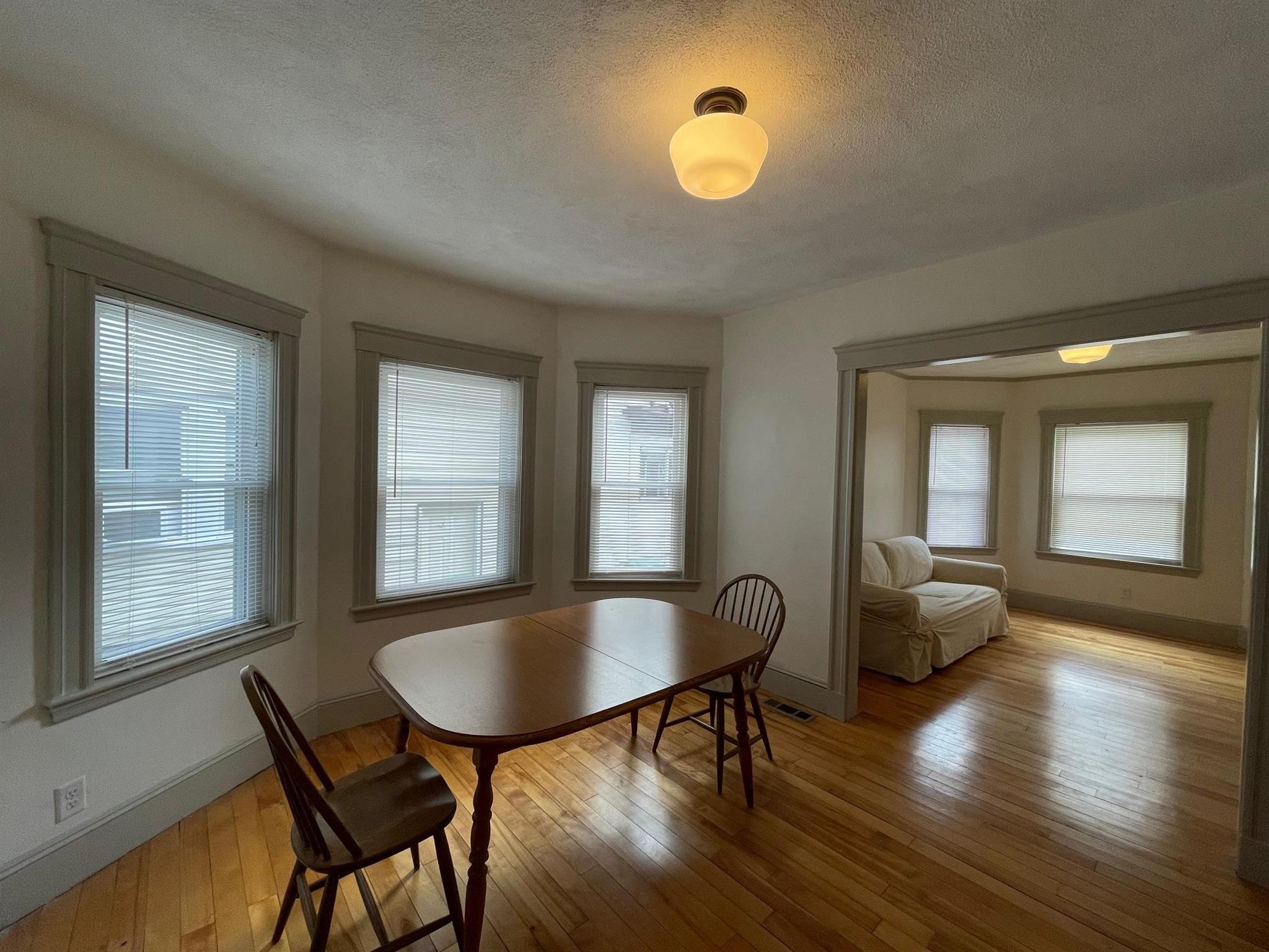 11 Benton Rd, South Medford