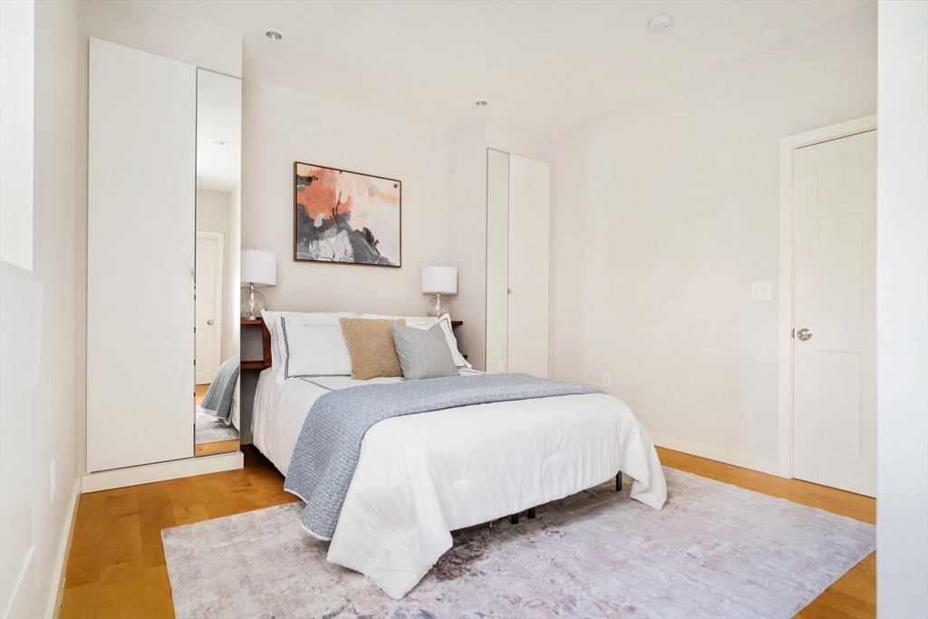 65 Glen Rd, Brookline Village