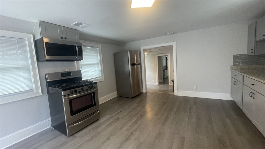 824 Dighton Ave, Taunton