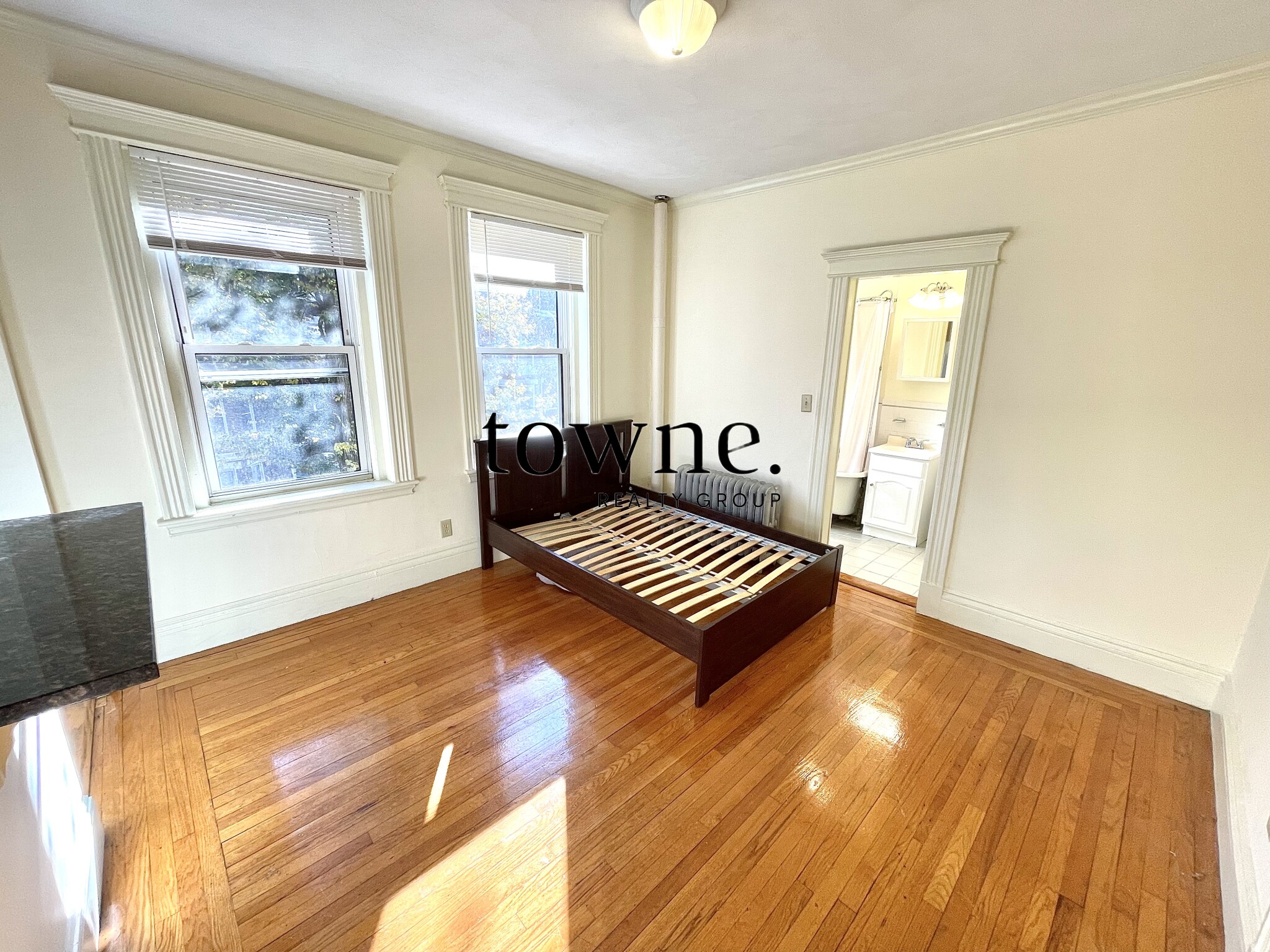 19 Queensberry St, Fenway