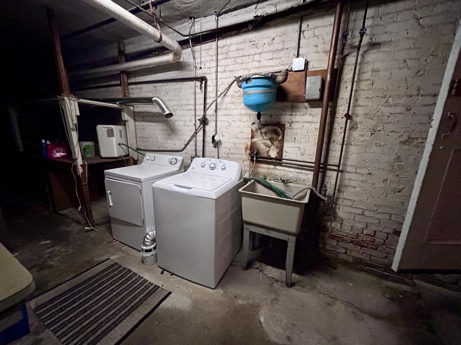 1712 Beacon St, Brookline