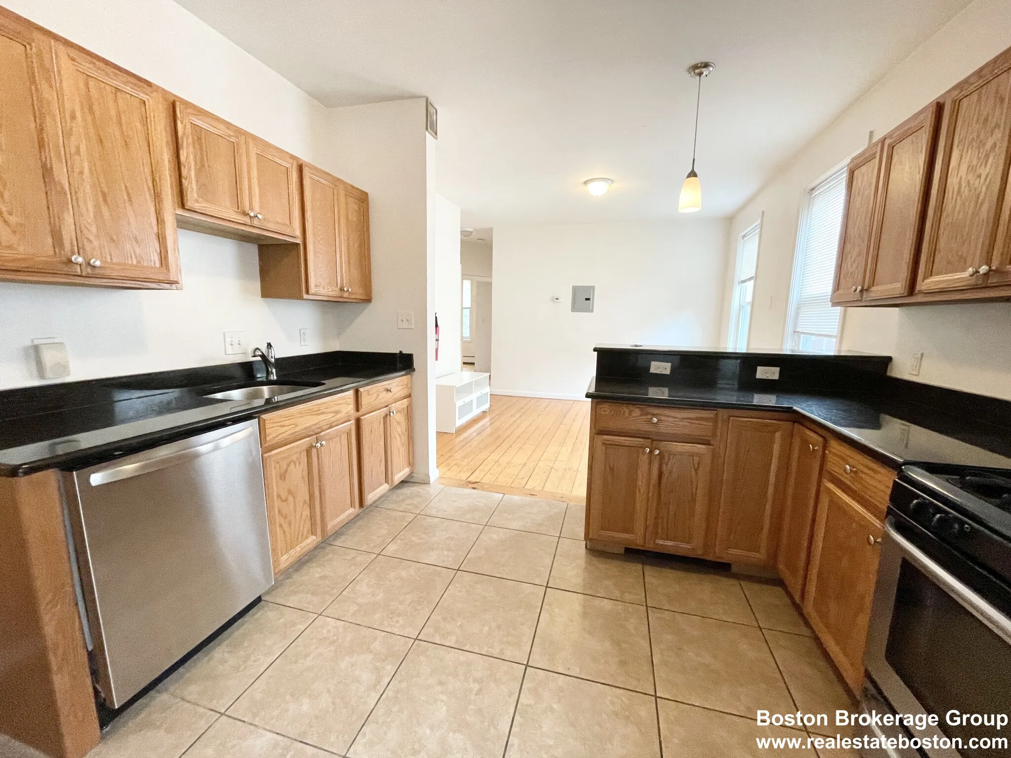 52 Delle Ave, Mission Hill