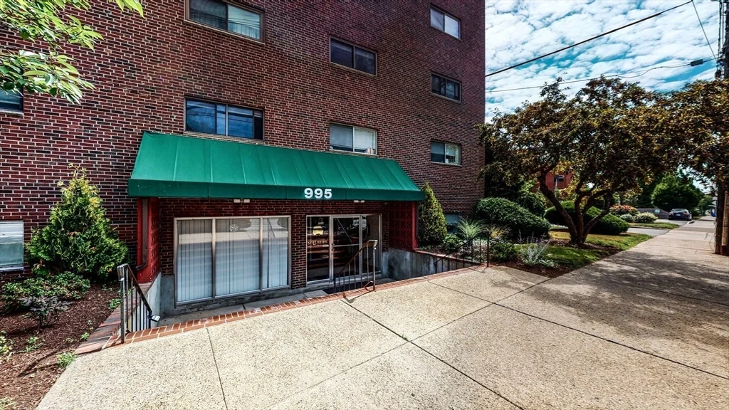995 Massachusetts Ave, Arlington
