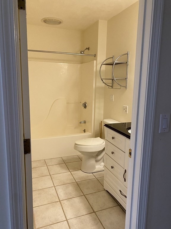 1008 Bennington, East Boston