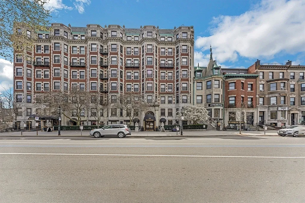 466 Commonwealth Ave, Back Bay