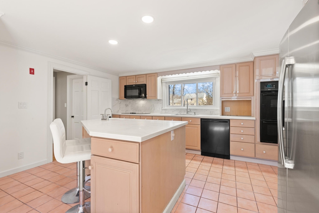 177 Main St, Wayland