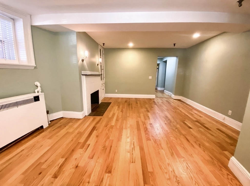 239 Commonwealth, Back Bay