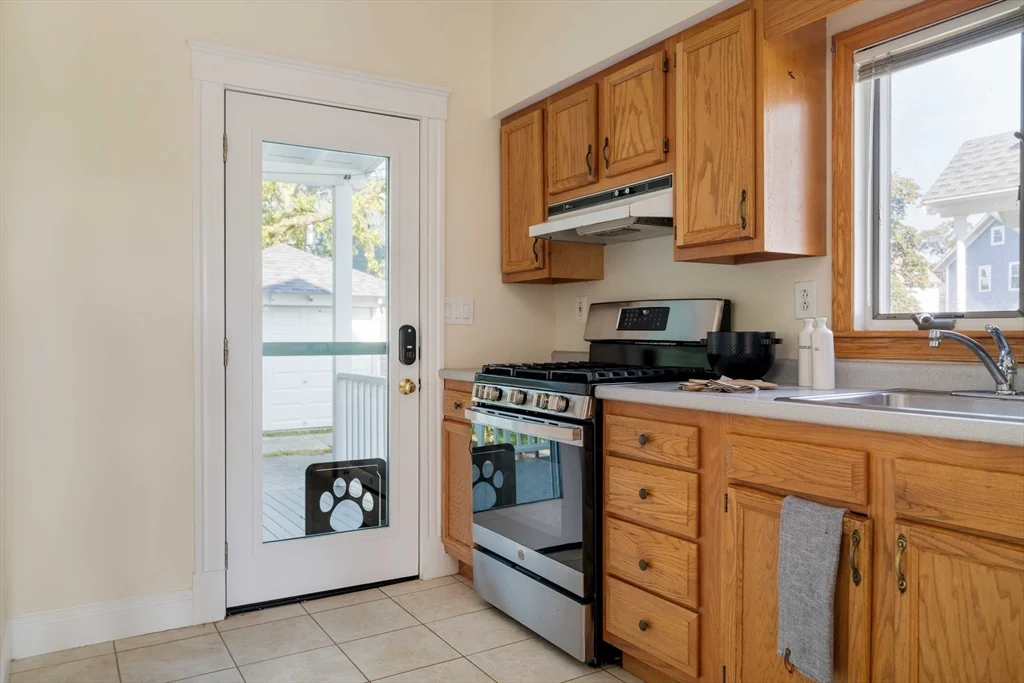 87 College Ave, Medford