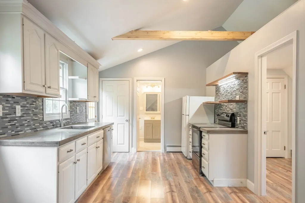 87 Brookfield Rd, Charlton