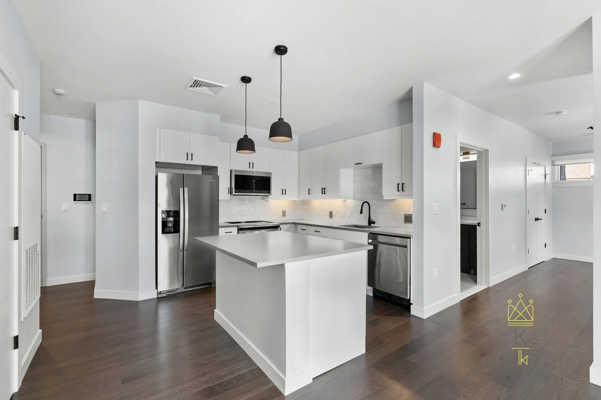 54 Auburn St, Coolidge Corner