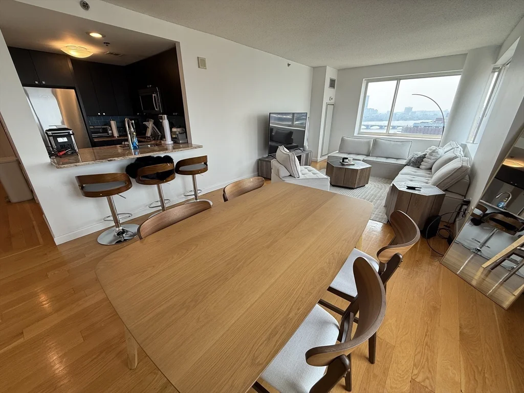 8 Museum Way, East Cambridge