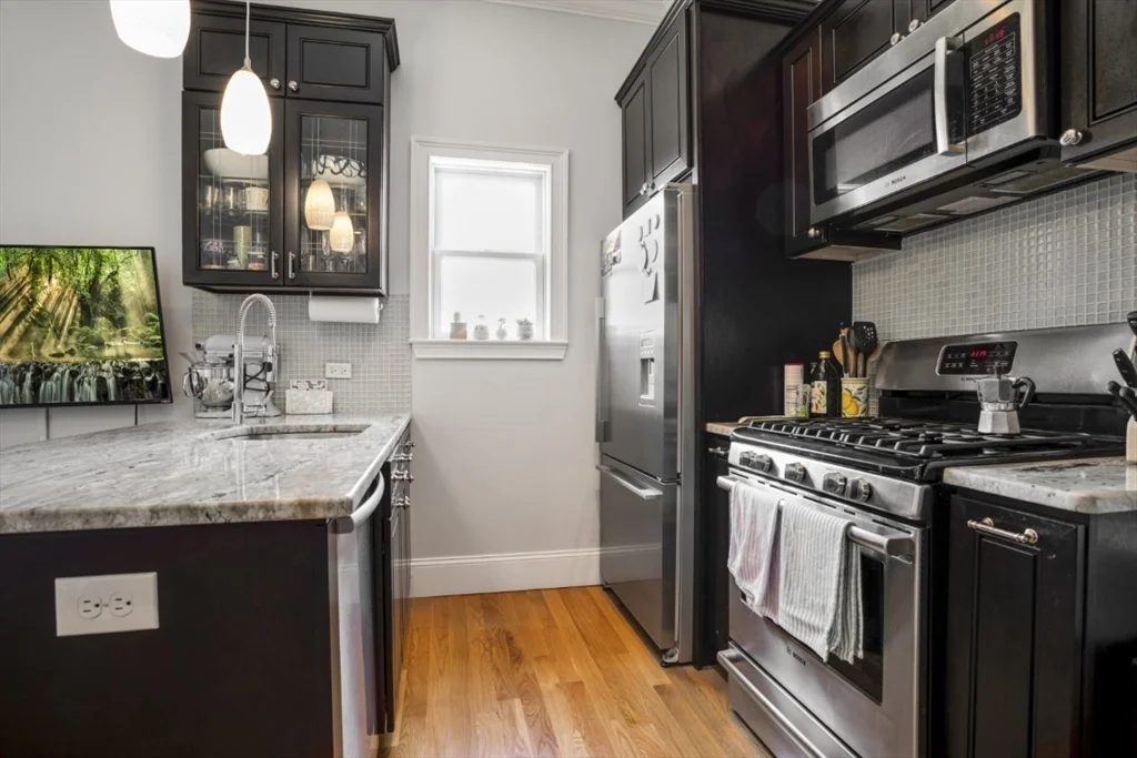 23 Woodward St, South Boston