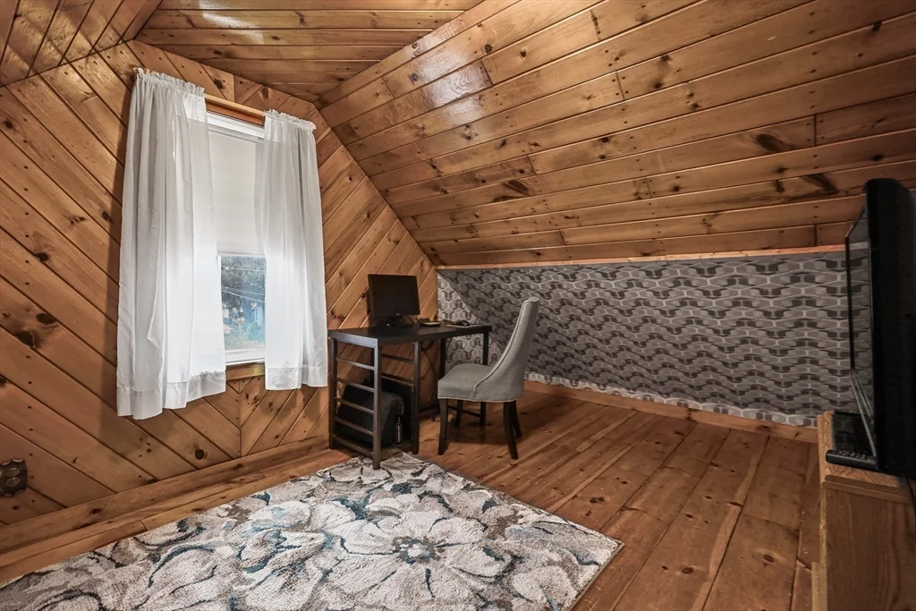 32 Beloit Rd, The Manor