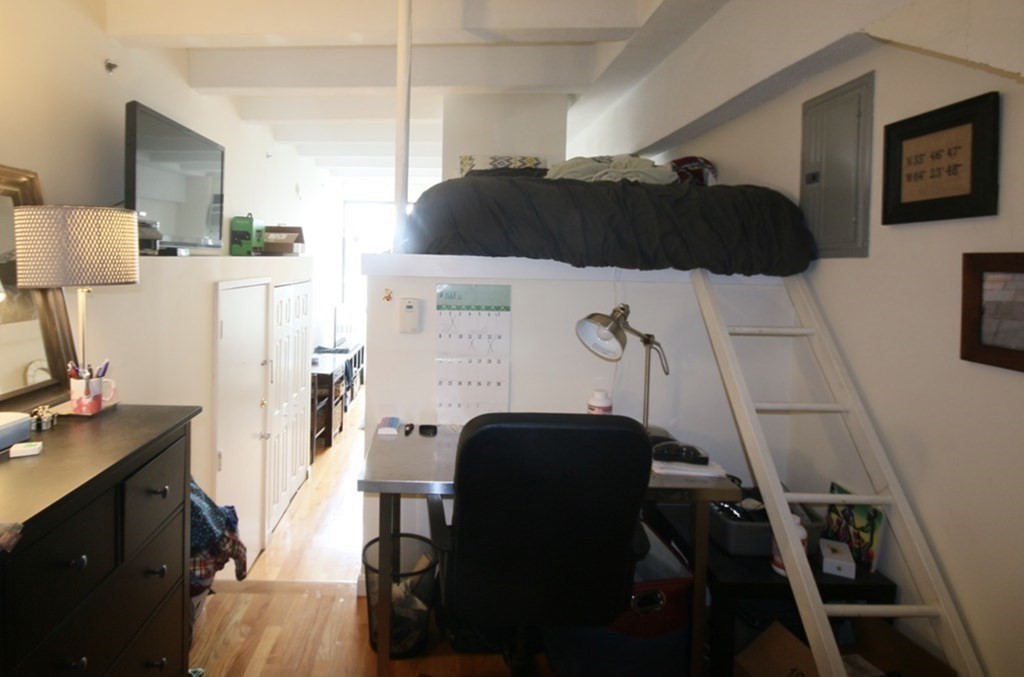 12 Stoneholm St, Fenway