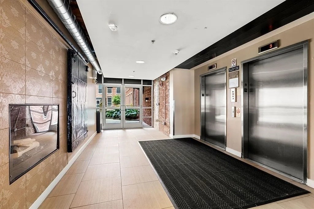 130 John St, Downtown