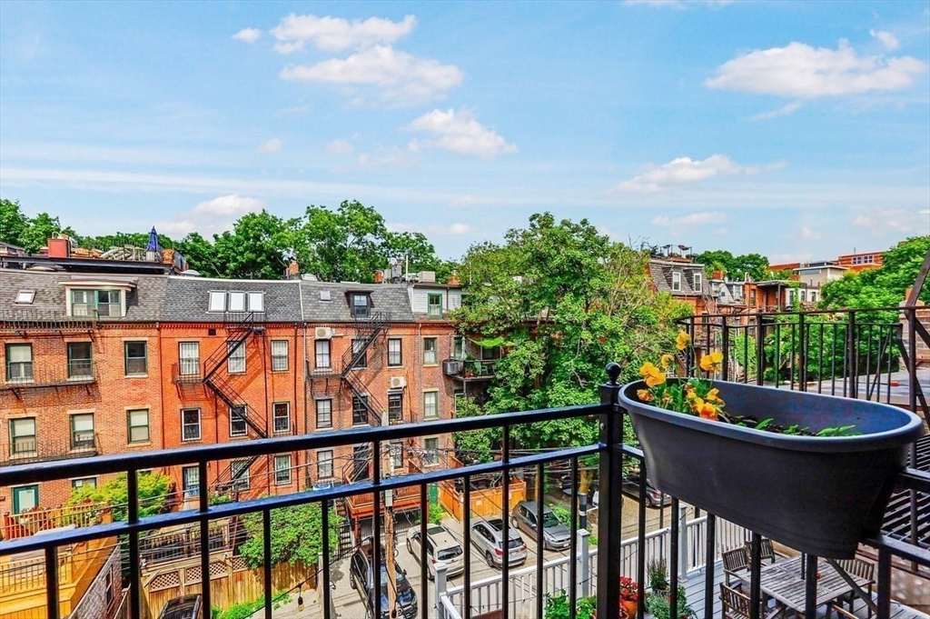 668 Massachusetts Ave, South End