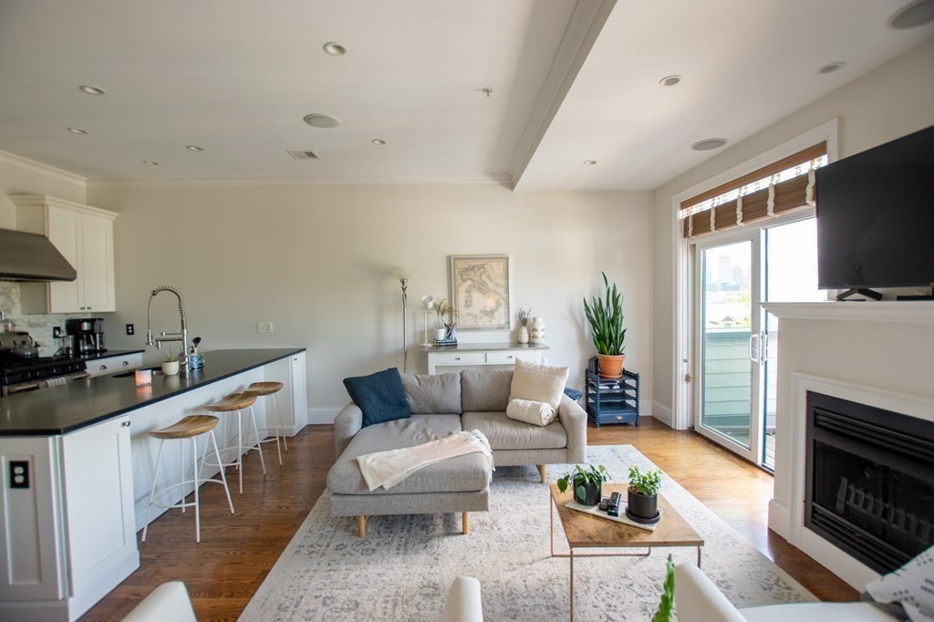 376 West Broadway, South Boston