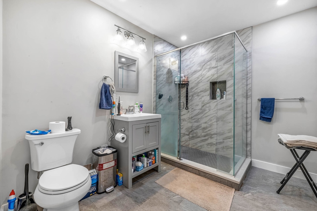 8 W Bellflower St, Dorchester