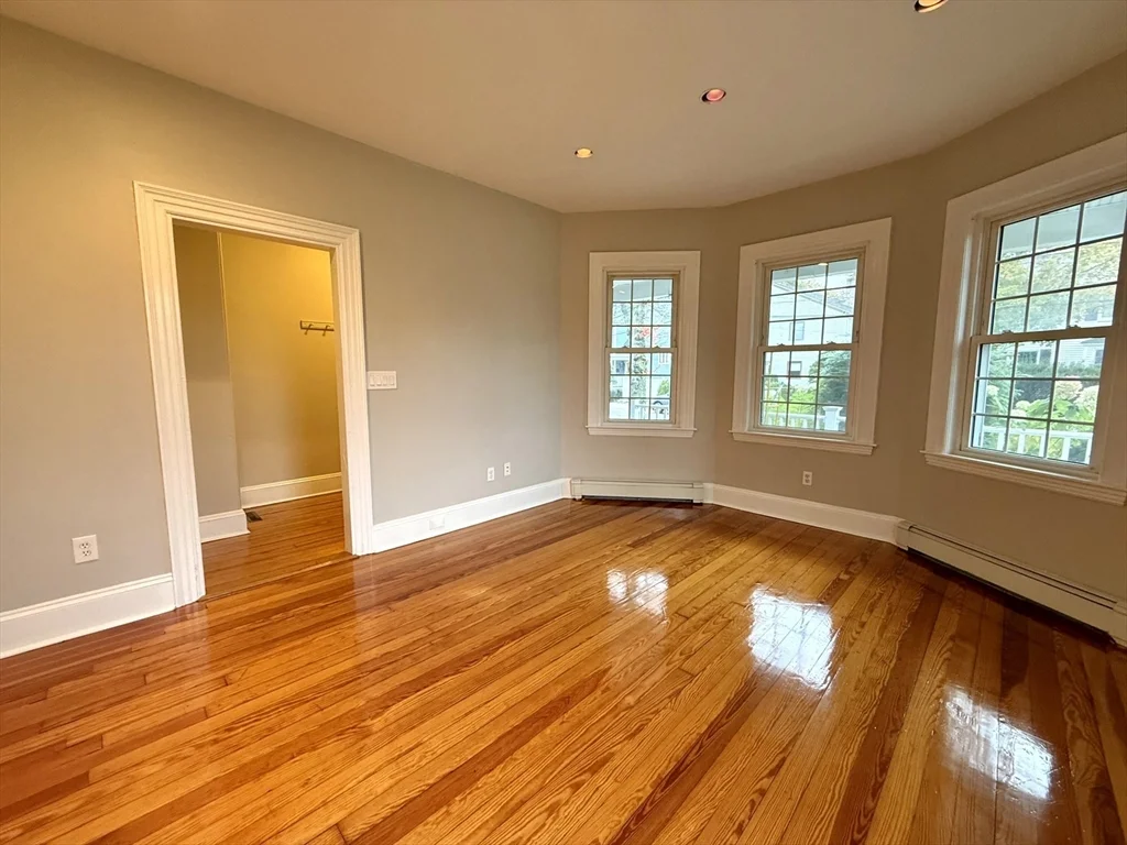 89 Grove St, Belmont