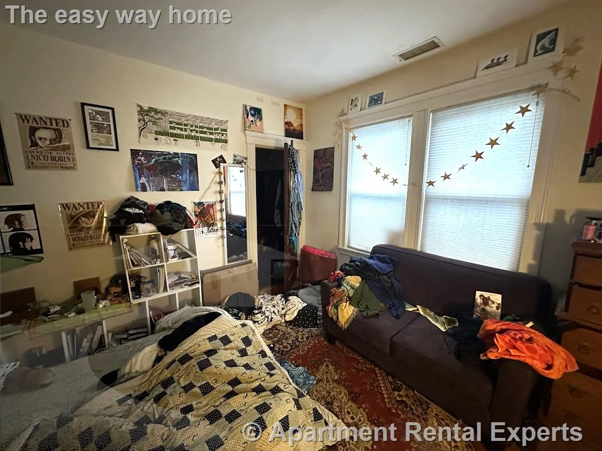 207 Boston Ave, Tufts