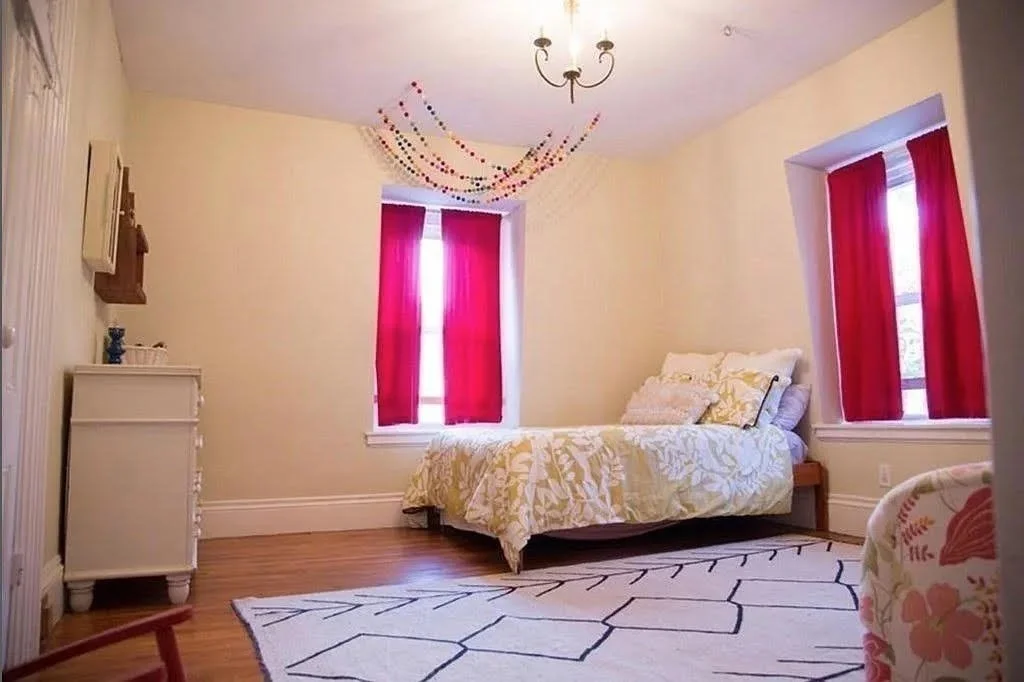 7 Eliot St, Jamaica Plain