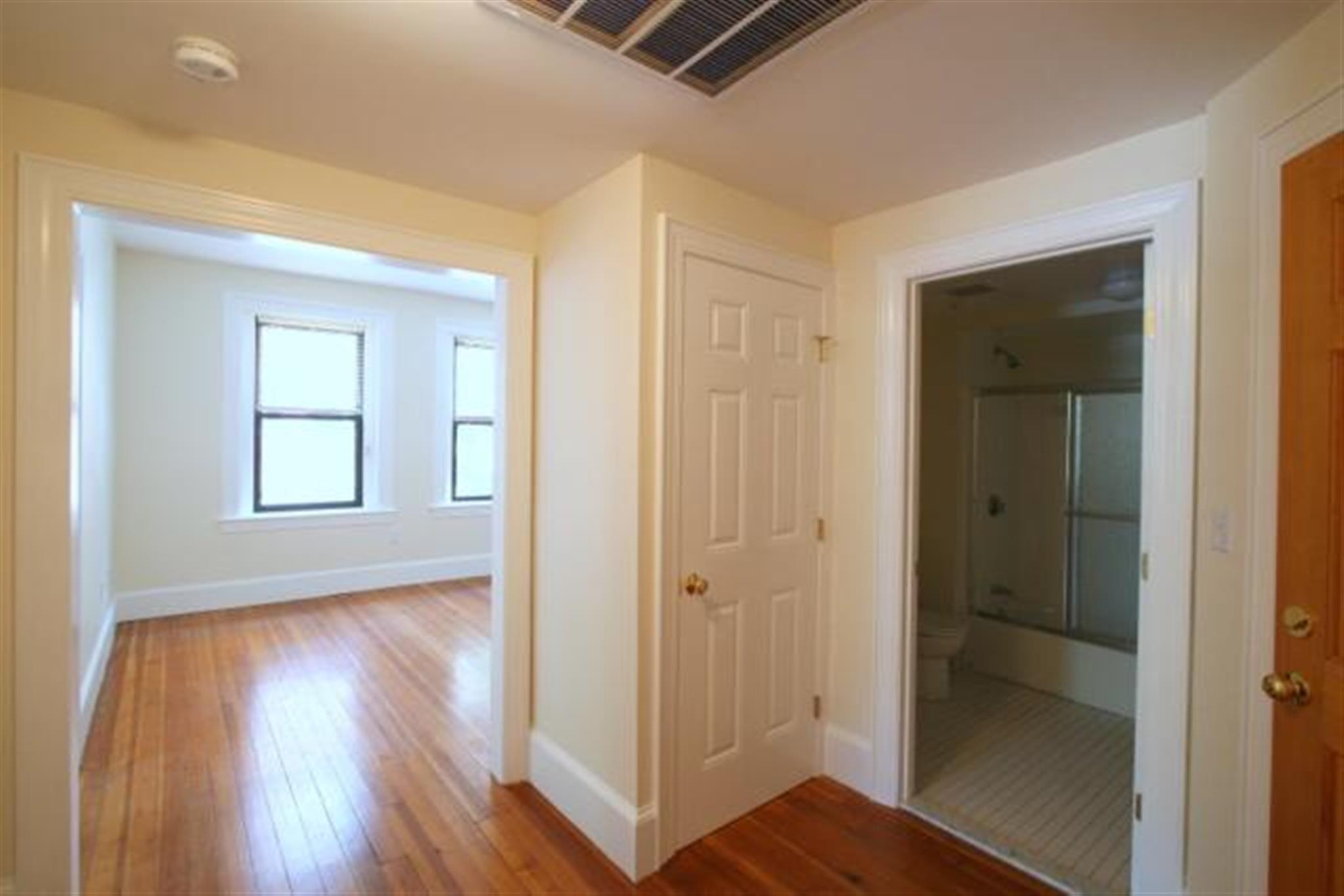 2 bed, 1 bath apartment for rent at 881 Cambridge Unit 23, Central Square — photo 2 of 10